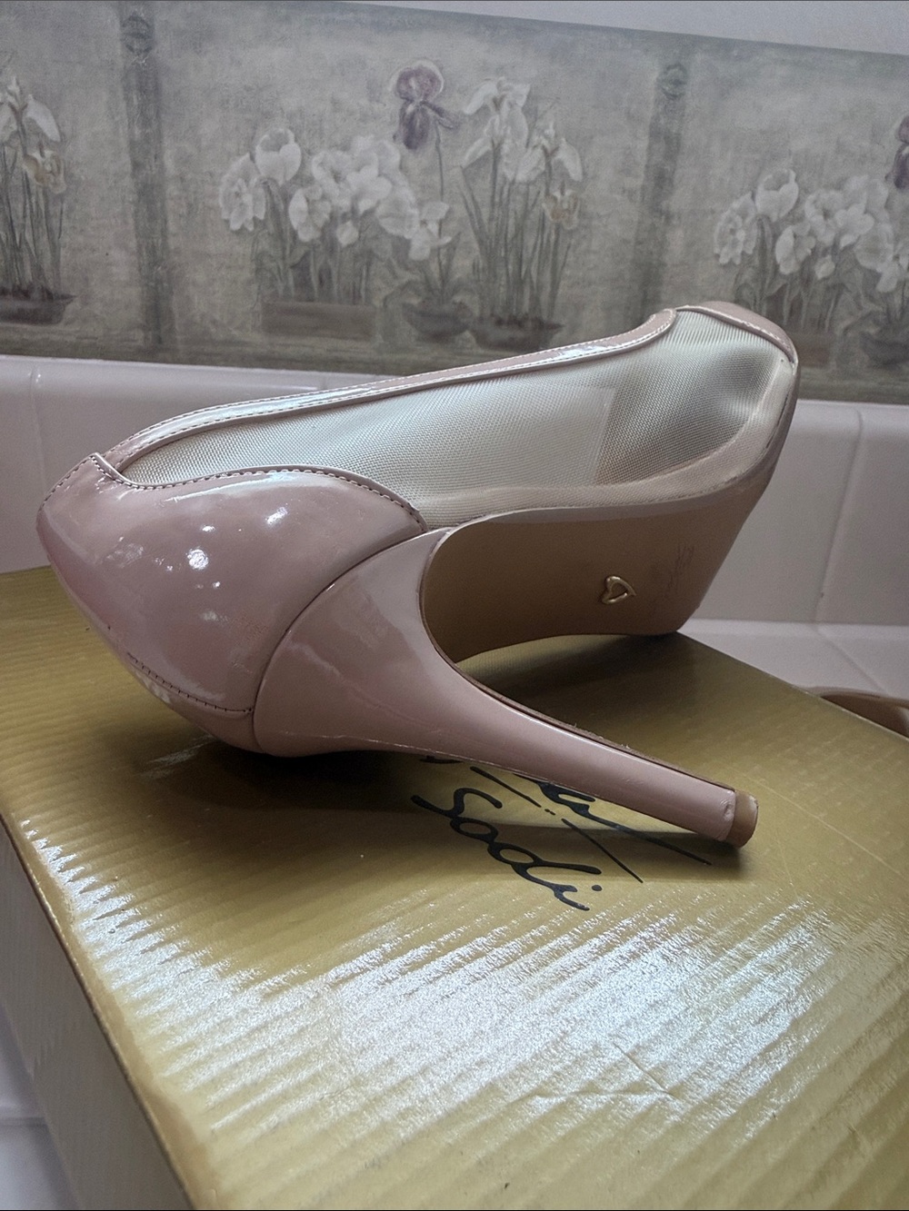 Thalia Sodi Blush Patent Pointed-Toe Pumps - Picture 3 of 5